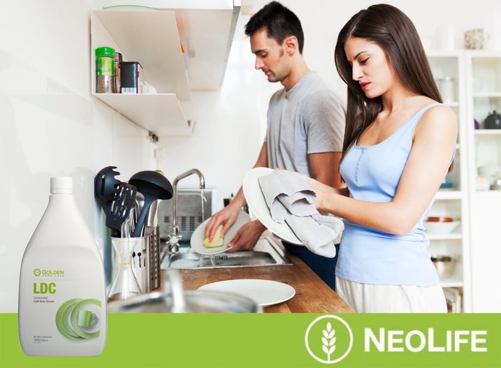 NETTOYANT LÉGER LDC, Parfait pour laver la vaisselle à la main, LDC a été « fait » pour les mains, le cristal, l’argent sterling et la porcelaine fine